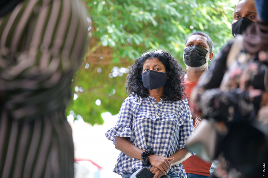 ފެބްރުއަރީ 4، 2021: ޓޫރިޒަމް ދާއިރާގެ މަސައްކަތްތެރިންނާއި، ޓޫރިޒަމް ދާއިރާއާއި ގުޅުން ހުރި ފަންނުވެރިންނަށް ކޮވިޑް ވެކްސިން ދޭން ފެށުން -- ސަން ފޮޓޯ/ ފަޔާޒު މޫސާ