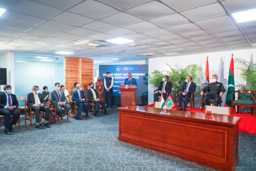 ފެބްރުއަރީ 21، 2021: ފޮރިން މިނިސްޓަރު އަބްދުﷲ ޝާހިދުގެ ދައުވަތަކަށް އިންޑިއާގެ އެކްސްޓާނަލް އެފެއާޒް މިނިސްޓަރު، ޑރ. ސުބުރަހްމަންޔަން ޖައިޝަންކަރު ރާއްޖެއަށް ކުރެއްވި ރަސްމީ ދަތުރުފުޅުގެ ތެރެއިން: މި ދަތުރުފުޅުގައި އިންޑިއާއާއި ރާއްޖެއާއި ދެމެދު މުހިންމު އެއްބަސްވުންތަކެއްގައި ވަނީ ސޮއިކުރައްވާފައި -- ސަން ފޮޓޯ/ ފަޔާޒު މޫސާ