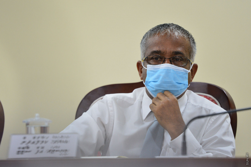 މާޗް، 4، 2021: ރައްޔިތުންގެ މަޖިލީހުގެ ގައުމީ ތަރައްގީއާއި ތަރިކަ ކޮމިޓީށް ހިޔާ ފްލެޓް ތަކުގެ މައްސަލައިގައި ކަމާ ބެހޭ ހުރިހާ ފަރާތްތަކެއް ހާޒިރުކުރުން -- ސަން ފޮޓޯ/ ފަޔާޒު މޫސާ