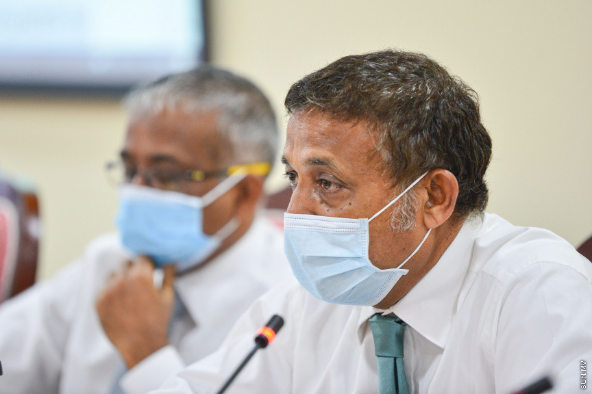 މާޗް، 4، 2021: ރައްޔިތުންގެ މަޖިލީހުގެ ގައުމީ ތަރައްގީއާއި ތަރިކަ ކޮމިޓީށް ހިޔާ ފްލެޓް ތަކުގެ މައްސަލައިގައި ކަމާ ބެހޭ ހުރިހާ ފަރާތްތަކެއް ހާޒިރުކުރުން -- ސަން ފޮޓޯ/ ފަޔާޒު މޫސާ