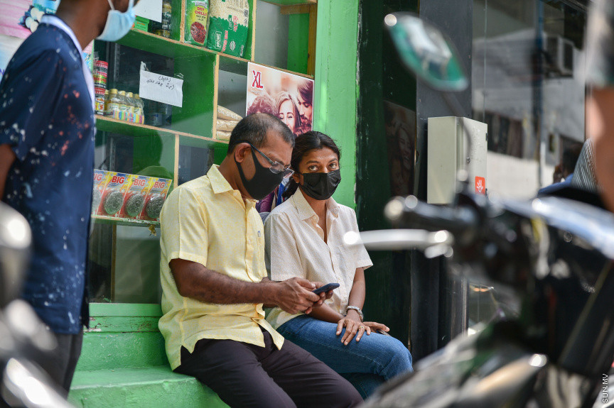 އޭޕްރީލް 10، 2021: ގާނޫނީ ބޮޑެތި ބާރުތަކާއެެކު އިންތިހާބު ވާނެ، ކައުންސިލަރުންނާއި އަންހެނުންގެ ތަރައްގީއަށް މަސައްކަތް ކުރާ ކޮމިޓީތަކުގެ މެމްބަރުންގެ އިންތިހާބު ކުރާ "ލޯކަލް ކައުންސިލް އިންތިހާބު 2020"ގެ ވޯޓުލުމުގެ ތެރެއިން -- ސަން ފޮޓޯ/ ފަޔާޒު މޫސާ