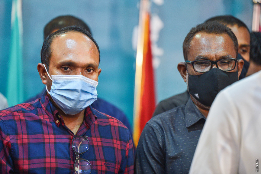 އޭޕްރީލް 10، 2021: ލޯކަލް ކައުންސިލްތަކުގެ އިންތިހާބުގައި މާލޭ ސިޓީ ކައުންސިލުން، އިދިކޮޅު ޕީޕީއެމް ޕީއެންސީއިން ހޯދީ ކާމިޔާބީ ޕީޕީއެމް އޮފީސްކައިރީގައި ފާހަގަކުރުން -- ސަން ފޮޓޯ/ ފަޔާޒު މޫސާ