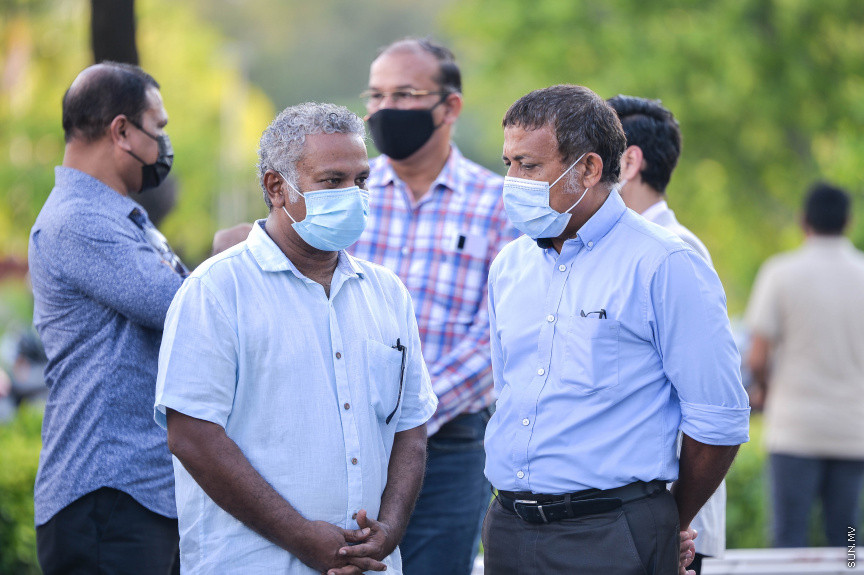 އޭޕްރީލް 27، 2021: ހުޅުމާލޭގައި މެދުފަންތީގެ މީހުންނަށް ހާއްސަކޮށްގެން ތަރައްގީކުރާ "ވަން ސެންޓްރަލް ޕާކް ރެޒިޑެންޝަލް ބިލްޑިން" ގެ ބިންގާ އެޅުމަށް ބޭއްވި ހަފްލާގެ ތެރެއިން -- ސަން ފޮޓޯ/ ފަޔާޒު މޫސާ