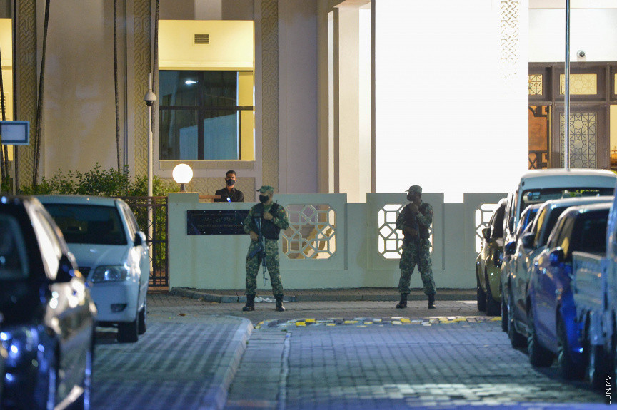 މޭ 6، 2021: ރައީސް ނަޝީދަށް އަމާޒުކޮށް ދިން ޓެރަރިޒަމް ހަމަލާ އާއި ގުޅިގެން މާލޭގެ ސަލާމަތީ ފިޔަވަޅު ސިފައިން  ވަރުގަދަކުރުން -- ސަން ފޮޓޯ/ ފަޔާޒު މޫސާ
