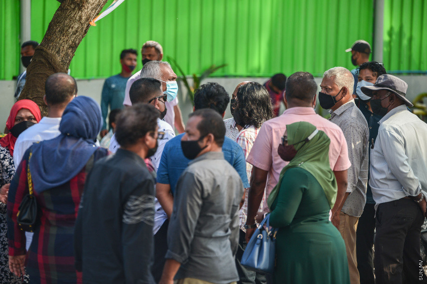 މޭ 22، 2021: މާލޭ ސިޓީ ކައުންސިލުގެ ފަރާތުން މާލޭގެ މަގުތައް ޑިސްއިންފެކްޓުކުރަން ފެށުން -- ސަން ފޮޓޯ/ ފަޔާޒު މޫސާ