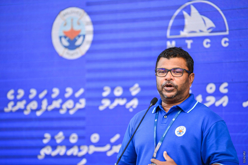 ޖުލައި 1، 2021: އެމްޓީސީސީއަށް އެމްޕީއެލްގެ އާންމު ދަތުރުފަތުރުގެ ހިދުމަތް ބަދަލުކުރުމަށް ގްރޭޓަރ މާލެ ބަސް ޓާމިނަލްގައި ބޭއްވި ހަފްލާގެ ތެރެއިން -- ސަން ފޮޓޯ/ ފަޔާޒު މޫސާ