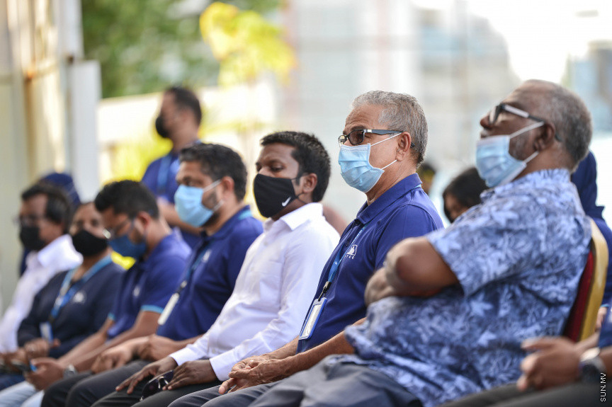 ޖުލައި 1، 2021: އެމްޓީސީސީއަށް އެމްޕީއެލްގެ އާންމު ދަތުރުފަތުރުގެ ހިދުމަތް ބަދަލުކުރުމަށް ގްރޭޓަރ މާލެ ބަސް ޓާމިނަލްގައި ބޭއްވި ހަފްލާގެ ތެރެއިން -- ސަން ފޮޓޯ/ ފަޔާޒު މޫސާ