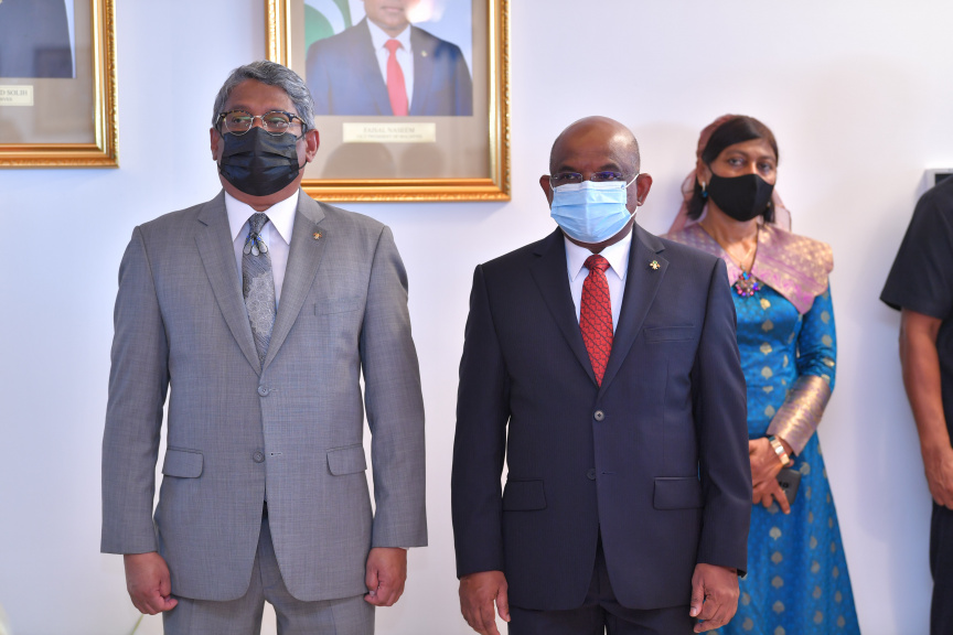 ޖުލައި 15، 2021: ފޮރިން މިނިސްޓްރީ އިމާރާތް މަރާމާތުކޮށް, "ފަތުހުالله ޖަމީލް ބިލްޑިންގ"ގެ ނަމުގައި އެތަން ރަސްމީކޮށް އިފްތިތާހުކުރުމަށް ބޭއްވި ރަސްމިއްޔާތުގެ ތެރެއިން -- ފޮޓޯ/ ރައީސް އޮފީސް