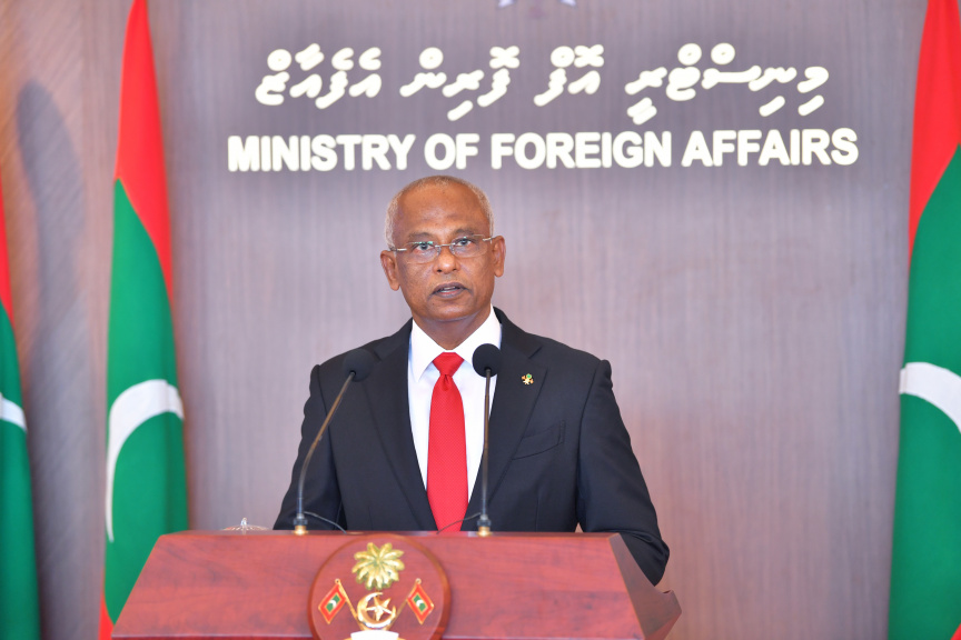 ޖުލައި 15، 2021: ފޮރިން މިނިސްޓްރީ އިމާރާތް މަރާމާތުކޮށް, "ފަތުހުالله ޖަމީލް ބިލްޑިންގ"ގެ ނަމުގައި އެތަން ރަސްމީކޮށް އިފްތިތާހުކުރުމަށް ބޭއްވި ރަސްމިއްޔާތުގެ ތެރެއިން -- ފޮޓޯ/ ރައީސް އޮފީސް