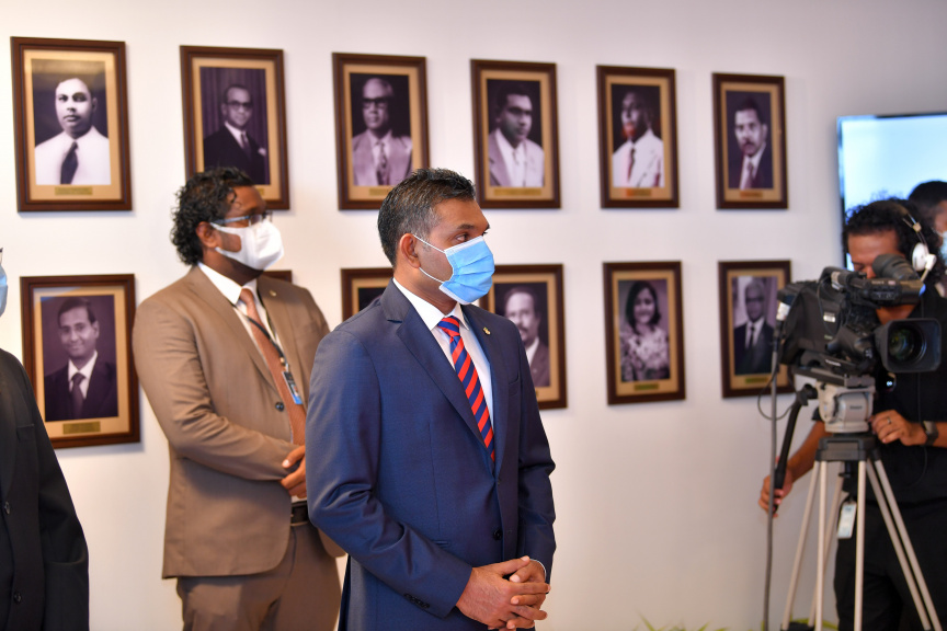 ޖުލައި 15، 2021: ފޮރިން މިނިސްޓްރީ އިމާރާތް މަރާމާތުކޮށް, "ފަތުހުالله ޖަމީލް ބިލްޑިންގ"ގެ ނަމުގައި އެތަން ރަސްމީކޮށް އިފްތިތާހުކުރުމަށް ބޭއްވި ރަސްމިއްޔާތުގެ ތެރެއިން -- ފޮޓޯ/ ރައީސް އޮފީސް