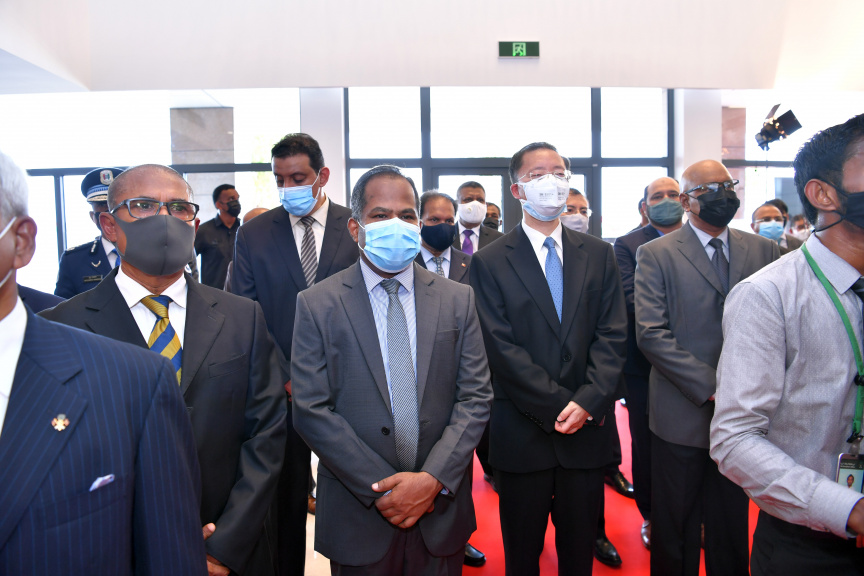 ޖުލައި 15، 2021: ފޮރިން މިނިސްޓްރީ އިމާރާތް މަރާމާތުކޮށް, "ފަތުހުالله ޖަމީލް ބިލްޑިންގ"ގެ ނަމުގައި އެތަން ރަސްމީކޮށް އިފްތިތާހުކުރުމަށް ބޭއްވި ރަސްމިއްޔާތުގެ ތެރެއިން -- ފޮޓޯ/ ރައީސް އޮފީސް