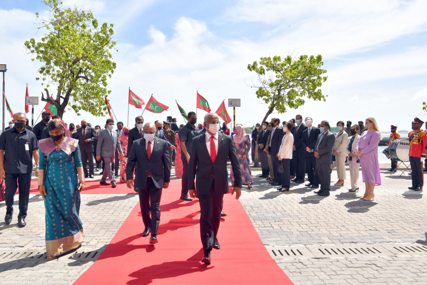 ޖުލައި 15، 2021: ފޮރިން މިނިސްޓްރީ އިމާރާތް މަރާމާތުކޮށް, "ފަތުހުالله ޖަމީލް ބިލްޑިންގ"ގެ ނަމުގައި އެތަން ރަސްމީކޮށް އިފްތިތާހުކުރުމަށް ބޭއްވި ރަސްމިއްޔާތުގެ ތެރެއިން -- ފޮޓޯ/ ރައީސް އޮފީސް