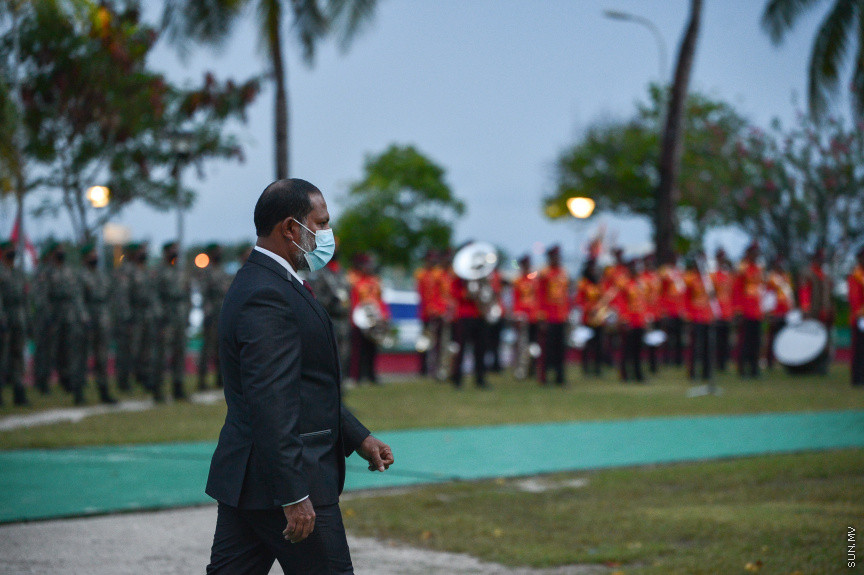 ޖުލައި 26، 2021: ރާއްޖޭގެ މިނިވަން ދުވަސް ފާހަގަކުރުމުގެ ގޮތުން ކުރިއަށްދިޔަ ދިދަ ނެގުމުގެ ހާއްސަ ރަސްމިއްޔާތުގެ ތެރެއިން: މި ރަސްމިއްޔާތުގައި ރައީސް އިބްރާހީމް މުހައްމަދު ސޯލިހު އާއި ނައިބު ފައިސަލް ނަސީމް އަދި ދައުލަތުގެ އިއްޒަތްތެރީން ބައިވެރިވެވަޑައިންނެވި -- ސަން ފޮޓޯ/ ފަޔާޒު މޫސާ