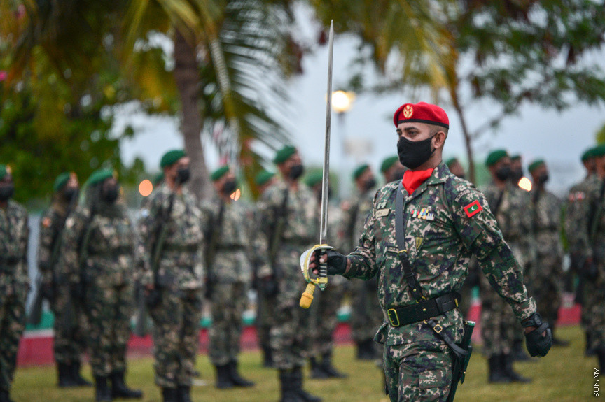 ޖުލައި 26، 2021: ރާއްޖޭގެ މިނިވަން ދުވަސް ފާހަގަކުރުމުގެ ގޮތުން ކުރިއަށްދިޔަ ދިދަ ނެގުމުގެ ހާއްސަ ރަސްމިއްޔާތުގެ ތެރެއިން: މި ރަސްމިއްޔާތުގައި ރައީސް އިބްރާހީމް މުހައްމަދު ސޯލިހު އާއި ނައިބު ފައިސަލް ނަސީމް އަދި ދައުލަތުގެ އިއްޒަތްތެރީން ބައިވެރިވެވަޑައިންނެވި -- ސަން ފޮޓޯ/ ފަޔާޒު މޫސާ