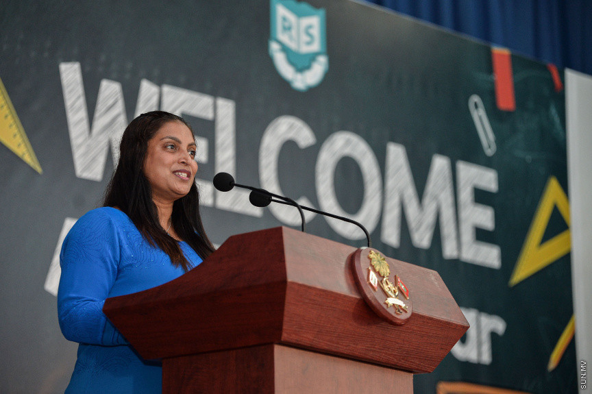 އޮގަސްޓް 10، 2021: ދިރާސީ އާ އަހަރު ފެށުމާ ގުޅިގެން ރެހެންދި ސްކޫލްގައި ބޭއްވި ހާއްސަ އެސެމްބްލީގެ ތެރެއިން: މި އެސެމްބްލީ ޝަރަފުވެރިކޮށްދެއްވީ ރައީސް އިބްރާހިމް މުހައްމަދު ސޯލިހް އާއި އެޑިއުކޭޝަން މިނިސްޓަރ އައިޝަތު އަލީ -- ސަން ފޮޓޯ/ ފަޔާޒު މޫސާ