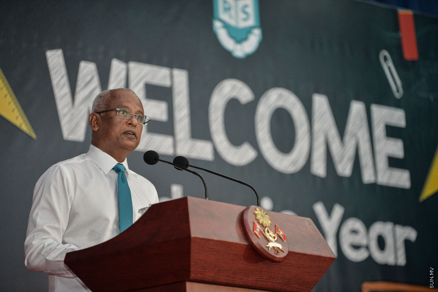 އޮގަސްޓް 10، 2021: ދިރާސީ އާ އަހަރު ފެށުމާ ގުޅިގެން ރެހެންދި ސްކޫލްގައި ބޭއްވި ހާއްސަ އެސެމްބްލީގެ ތެރެއިން: މި އެސެމްބްލީ ޝަރަފުވެރިކޮށްދެއްވީ ރައީސް އިބްރާހިމް މުހައްމަދު ސޯލިހް އާއި އެޑިއުކޭޝަން މިނިސްޓަރ އައިޝަތު އަލީ -- ސަން ފޮޓޯ/ ފަޔާޒު މޫސާ