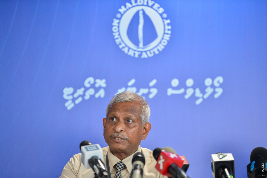 އޮގަސްޓް 22، 2021: އެމްއެމްއޭގެ ފަރާތުން، އެމްއެމްއޭގެ ގަވަރުނަރު ނޫސްވެރިންނަށް މައުލޫމާތު ދެއްވުމަށް ބޭއްވި ނޫސްވެރިންގެ ބައްދަލުވުމުގެ ތެރެއިން -- ސަން ފޮޓޯ/ ފަޔާޒު މޫސާ