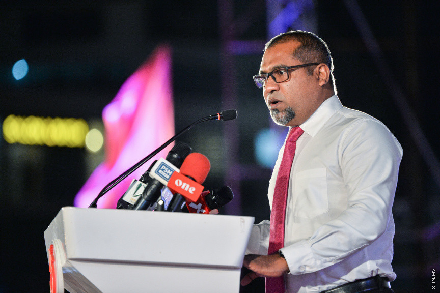 ސެޕްޓެމްބަރ 3، 2021: އިދިކޮޅު ޕީޕީއެމް/ޕީއެންސީގެ ފަރާތުން ކާނިވާ ސަރަހައްދުގައި ބޭއްވި "އައްޑަނަ" ޖަލްސާގެ ތެރެއިން -- ސަން ފޮޓޯ/ ފަޔާޒު މޫސާާ 