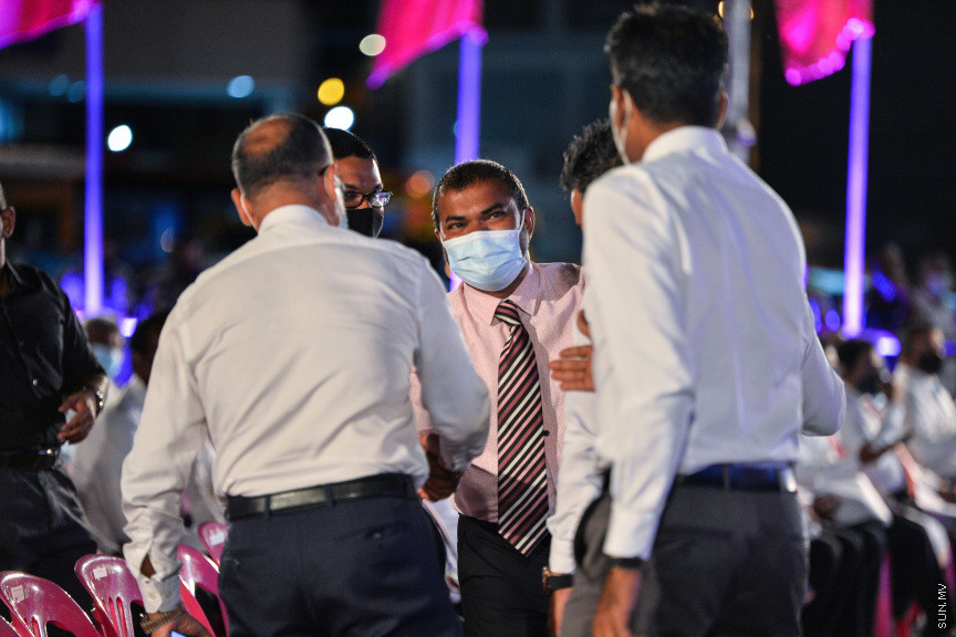 ސެޕްޓެމްބަރ 3، 2021: އިދިކޮޅު ޕީޕީއެމް/ޕީއެންސީގެ ފަރާތުން ކާނިވާ ސަރަހައްދުގައި ބޭއްވި "އައްޑަނަ" ޖަލްސާގެ ތެރެއިން -- ސަން ފޮޓޯ/ ފަޔާޒު މޫސާާ 