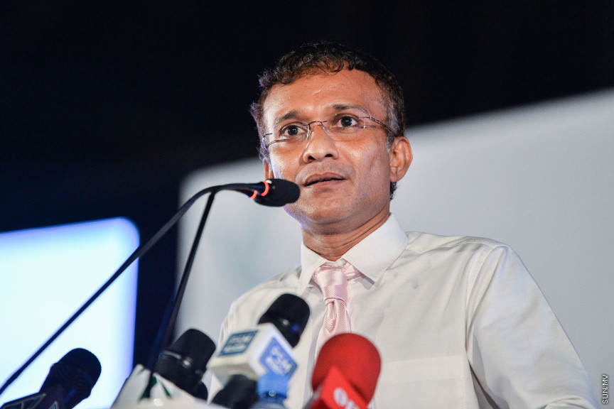 ސެޕްޓެމްބަރ 3، 2021: އިދިކޮޅު ޕީޕީއެމް/ޕީއެންސީގެ ފަރާތުން ކާނިވާ ސަރަހައްދުގައި ބޭއްވި "އައްޑަނަ" ޖަލްސާގެ ތެރެއިން -- ސަން ފޮޓޯ/ ފަޔާޒު މޫސާާ 