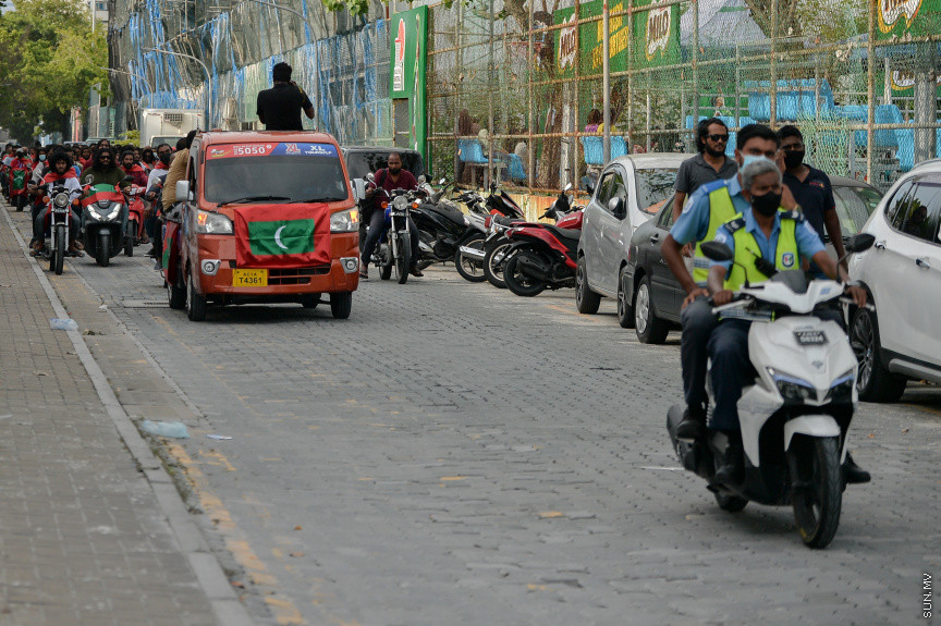 09/30/2021 - "ޒުވާނުން ގައުމީ ޓީމާއެކު" ގެ ނަމުގައި މިއަދު ހަވީރު މާލޭގައި ބޭއްވި ސައިކަލް ބުރުގެ ތެރެއިން --- ސަން ފޮޓޯ// އަހުމަދު އައިމަން އަލީ