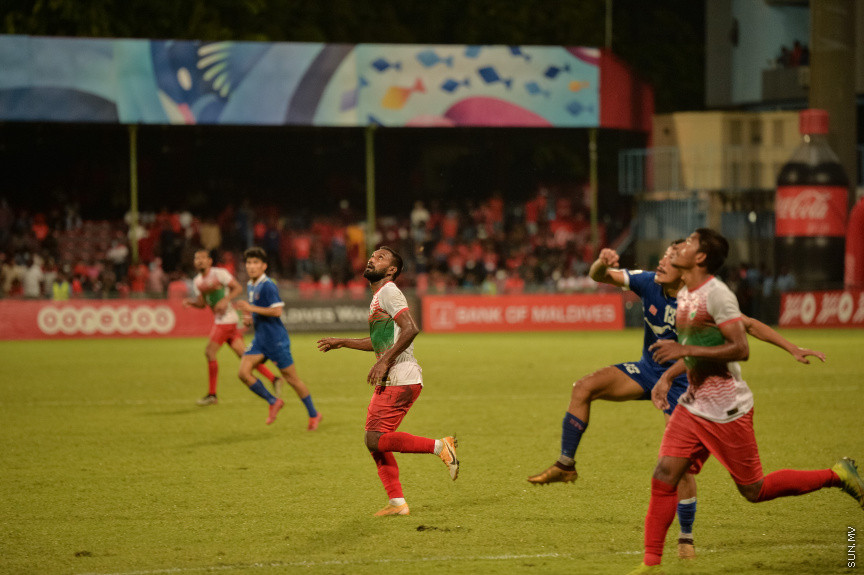 ރާއްޖެއާއި ނޭޕާލް ބައްދަލުކުރި މެޗުގެ ތެރެއިން: ރާއްޖެއިން  މެޗުގައި މޮޅަށް ކުޅުނު ނަމަވެސް މި މެޗު 0-1 އިން ކާމިޔާބު ކުރީ ނޭޕާލުން --- ސަން ފޮޓޯ/ އަހްމަދު އައިމަން އަލީ
