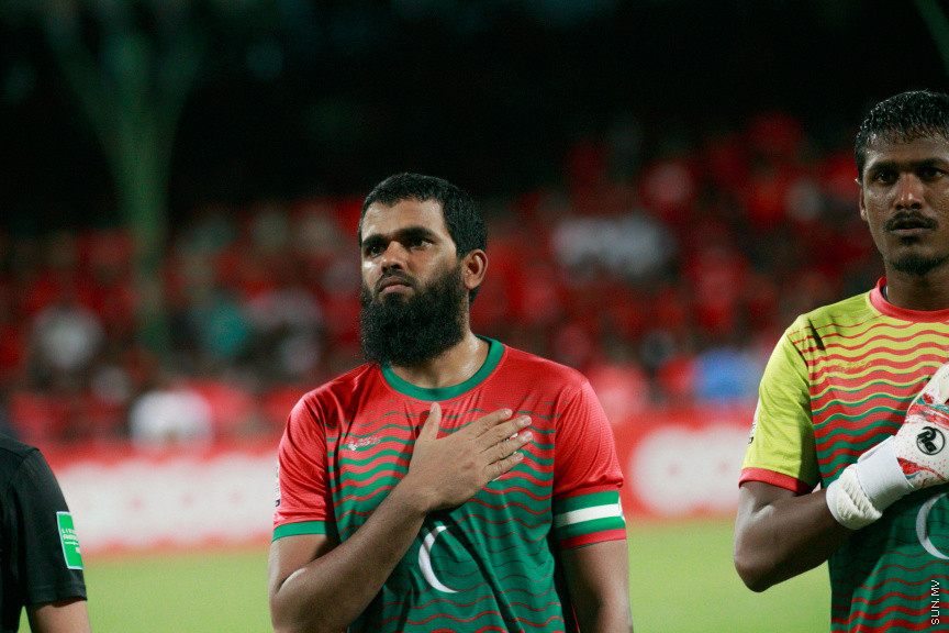 ގައުމީ ފުޓުބޯޅަ ޓީމްގެ ކެޕްޓަން އަކްރަމް އަބްދުލްޣަނީ --- ސަން ފޮޓޯ