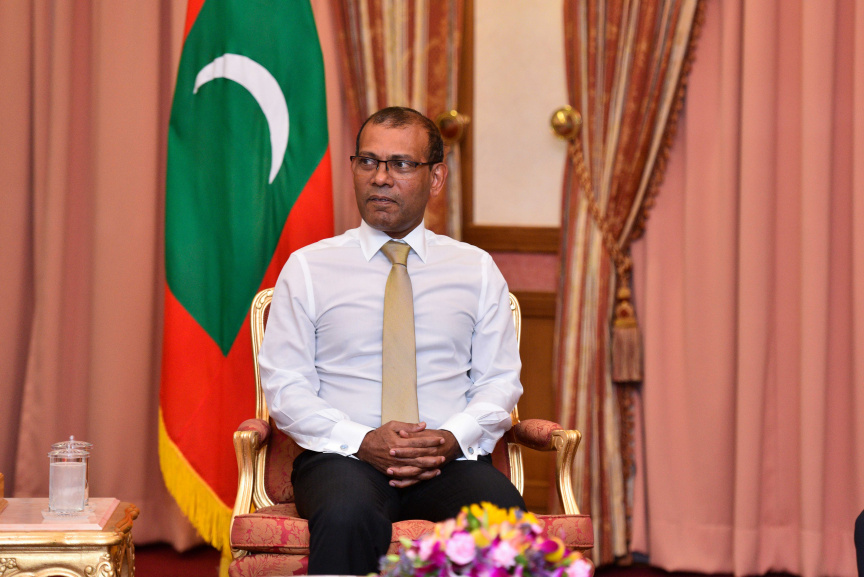 އޮކްޓޯބަރު 24، 2021: ރައިސުލްޖުމްހޫރިއްޔާ އިބްރާހިމް މުހައްމަދު ސޯލިހު އާއި ރައްޔިތުންގެ މަޖިލީހުގެ ރައީސް މުހައްމަދު ނަޝީދު، ރައީސް އޮފީހުގައި ބައްދަލު ކުރައްވަނީ --- ފޮޓޯ: ރައީސް އޮފީސް