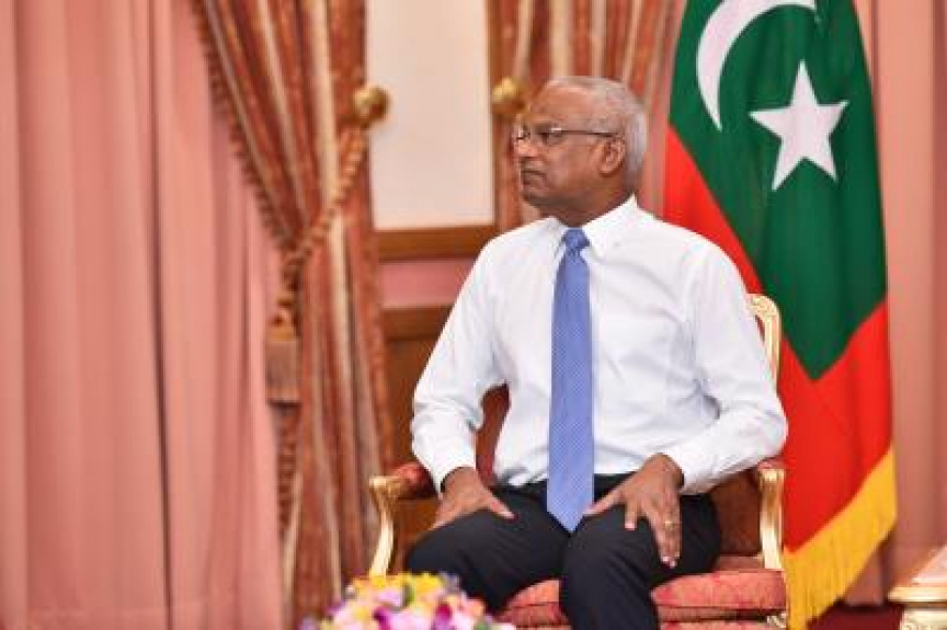 އޮކްޓޯބަރު 24، 2021: ރައިސުލްޖުމްހޫރިއްޔާ އިބްރާހިމް މުހައްމަދު ސޯލިހު އާއި ރައްޔިތުންގެ މަޖިލީހުގެ ރައީސް މުހައްމަދު ނަޝީދު، ރައީސް އޮފީހުގައި ބައްދަލު ކުރައްވަނީ --- ފޮޓޯ: ރައީސް އޮފީސް