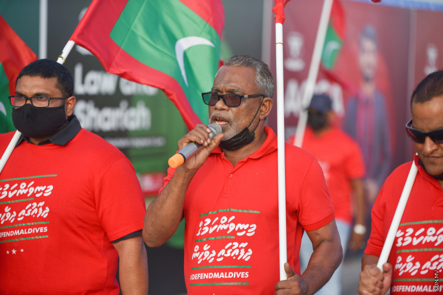 "މިނިވަންކަމުގެ ދިފާއުގައި ދިވެހީން" ނަމުގައި އިދިކޮޅުން ކުރިއަށްގެންދާ ގައުމީ ހަރަކާތުގެ ތެރެއިން ބޭއްވި ސުލްހަވެރި ހަރަކާތުގެ ތެރެއިން -- ސަން ފޮޓޯ/ މުހައްމަދު ހައްޔާން