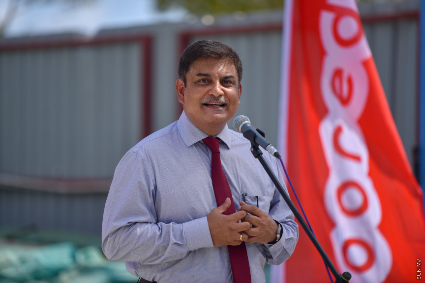 ހުޅުމާލޭގައި އުރީދޫއިން އިމާރާތްކުރާ އައު އިމާރާތުގެ ބިންގާ އެޅުމަށް ބޭއްވި ރަސްމިއްޔާތުގެ ތެރެއިން އުރީދޫގެ މެނޭޖިން ޑިރެކްޓަރ އަދި ސީއީއޯ ނަޖީބް ޙާން ވާހަކަދައްކަވަނީ -- ސަން ފޮޓޯ/ މުހައްމަދު ހައްޔާން