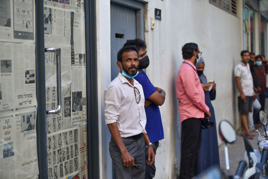 މާލޭގައި ހުރި ފަޅުގެއްގެ ތެރޭގައި މަރުވެ, ކުނިވެފައިވާ މީހެއްގެ ހަށިގަނޑު ފެނުން -- ސަން ފޮޓޯ/ މުހައްމަދު ހައްޔާން
