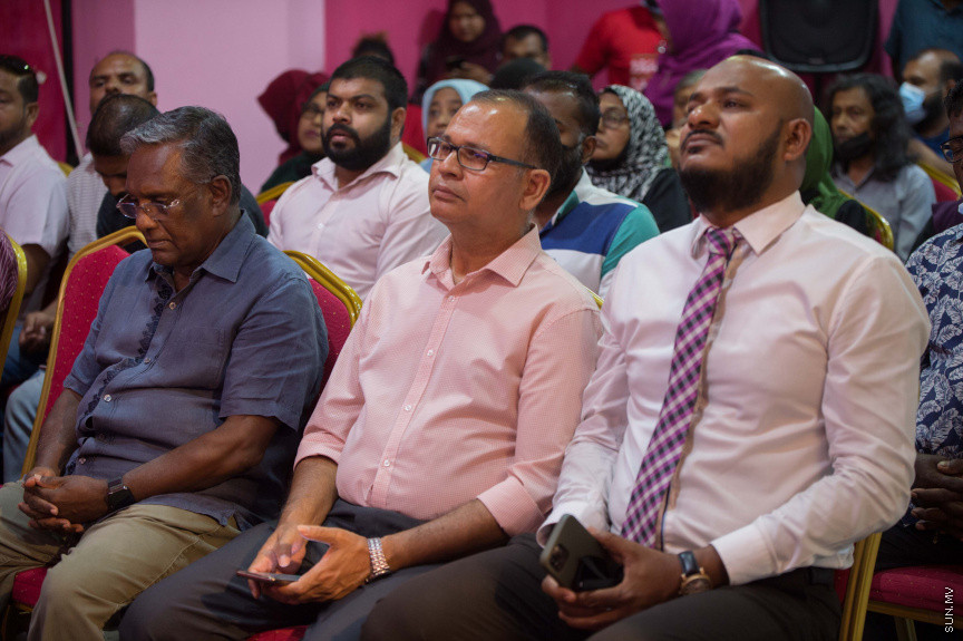 ރައީސް ޔާމިންގެ ޝަރީޔަތް ނިމުމުގެ އުފާ ފާޅުކުރުން --- ސަން ފޮޓޯ: އަޙްމަދު އައިމަން އަލީ