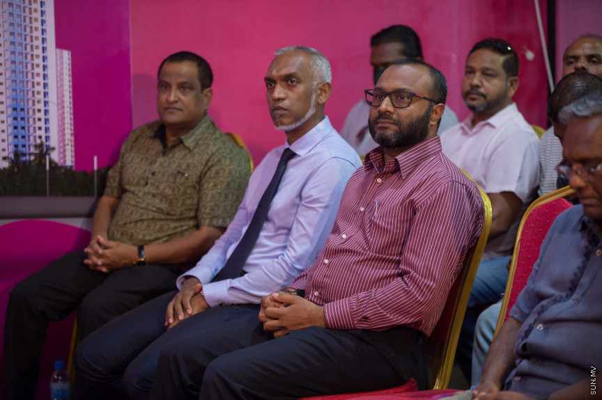 ރައީސް ޔާމިންގެ ޝަރީޔަތް ނިމުމުގެ އުފާ ފާޅުކުރުން --- ސަން ފޮޓޯ: އަޙްމަދު އައިމަން އަލީ