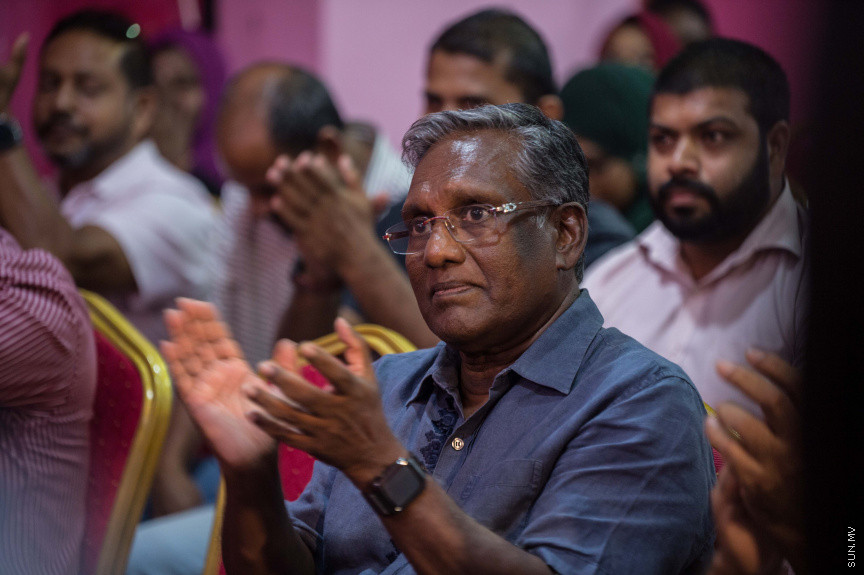 ރައީސް ޔާމިންގެ ޝަރީޔަތް ނިމުމުގެ އުފާ ފާޅުކުރުން --- ސަން ފޮޓޯ: އަޙްމަދު އައިމަން އަލީ