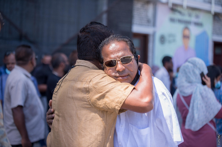 ރައީސް ޔާމިންގެ ޝަރީޔަތް ނިމުމުގެ އުފާ ފާޅުކުރުން --- ސަން ފޮޓޯ: އަޙްމަދު އައިމަން އަލީ