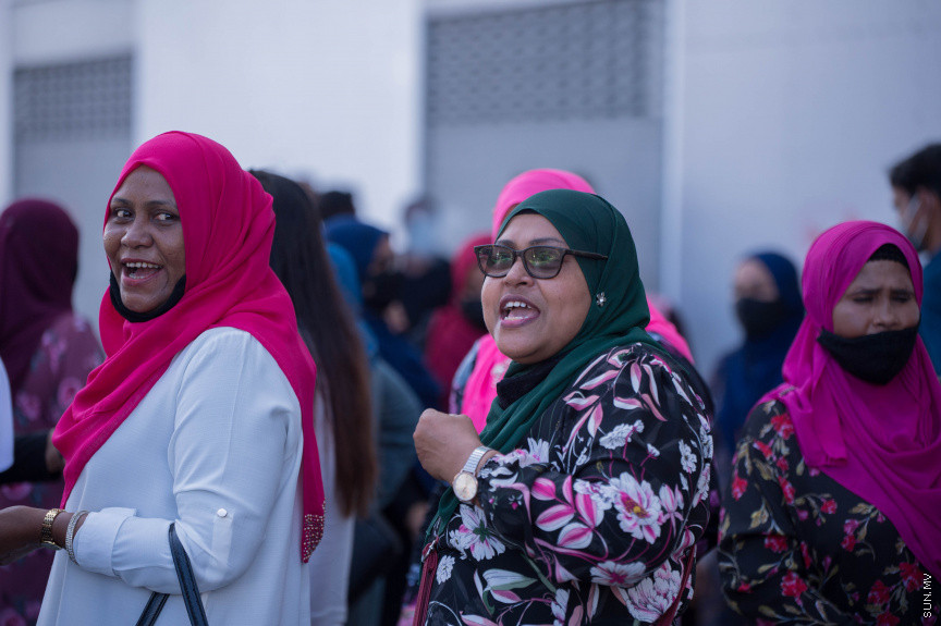 ރައީސް ޔާމިންގެ ޝަރީޔަތް ނިމުމުގެ އުފާ ފާޅުކުރުން --- ސަން ފޮޓޯ: އަޙްމަދު އައިމަން އަލީ