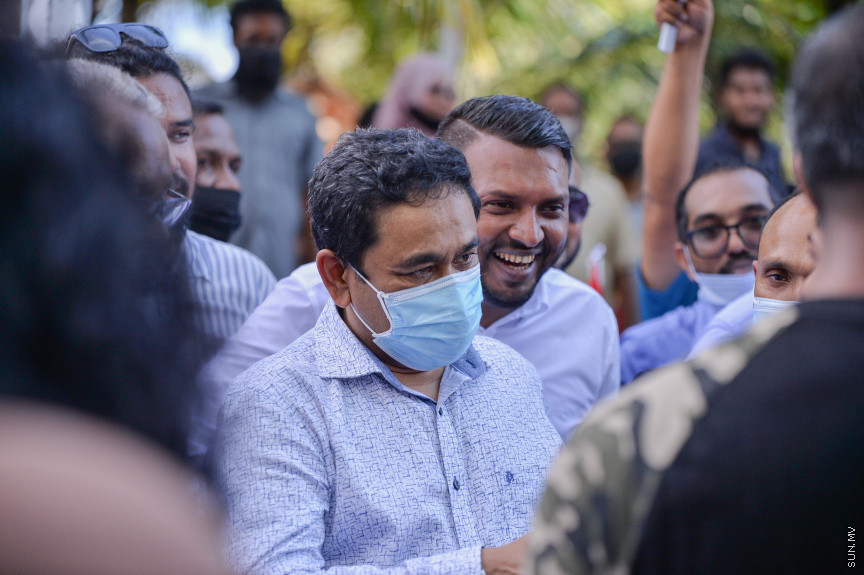 ރައީސް ޔާމިންގެ ޝަރީޔަތް ނިމުމުގެ އުފާ ފާޅުކުރުން --- ސަން ފޮޓޯ: އަޙްމަދު އައިމަން އަލީ