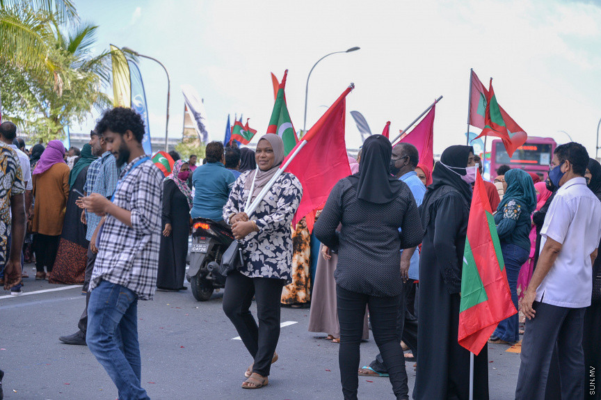 ރައީސް ޔާމިންގެ ޝަރީޔަތް ނިމުމުގެ އުފާ ފާޅުކުރުން --- ސަން ފޮޓޯ: އަޙްމަދު އައިމަން އަލީ