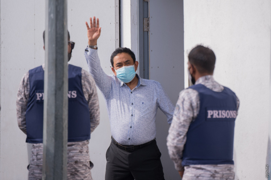 ރައީސް ޔާމިންގެ ޝަރީޔަތް ނިމުމުގެ އުފާ ފާޅުކުރުން --- ސަން ފޮޓޯ: އަޙްމަދު އައިމަން އަލީ