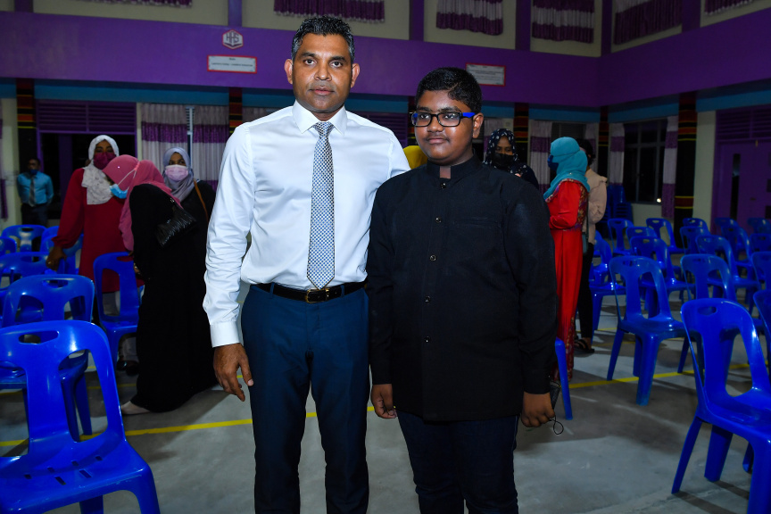 ފުވައްމުލައް ސިޓީގެ ގޮނޑުދޮށް ހިމާޔަތްކުރުމުގެ މަޝްރޫޢުގެ އެއްބަސްވުމުގައި ސޮއިކުރުމުގެ ރަސްމިއްޔާތުގެ ތެރެއިން -- ފޮޓޯ/ ރައީސް އޮފީސް