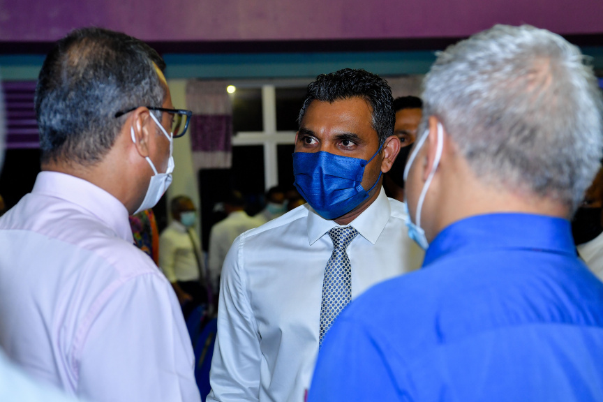 ފުވައްމުލައް ސިޓީގެ ގޮނޑުދޮށް ހިމާޔަތްކުރުމުގެ މަޝްރޫޢުގެ އެއްބަސްވުމުގައި ސޮއިކުރުމުގެ ރަސްމިއްޔާތުގެ ތެރެއިން -- ފޮޓޯ/ ރައީސް އޮފީސް