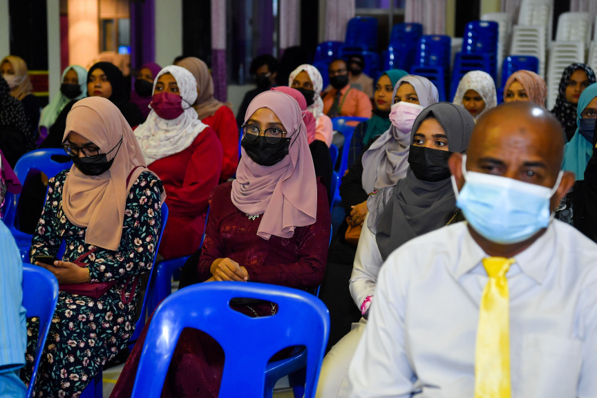 ފުވައްމުލައް ސިޓީގެ ގޮނޑުދޮށް ހިމާޔަތްކުރުމުގެ މަޝްރޫޢުގެ އެއްބަސްވުމުގައި ސޮއިކުރުމުގެ ރަސްމިއްޔާތުގެ ތެރެއިން -- ފޮޓޯ/ ރައީސް އޮފީސް