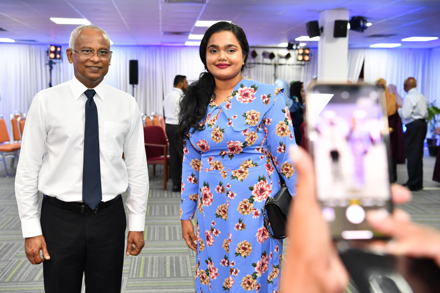 ބައިނަލްއަގުވާމީ އިންސާނީ ހައްގުތަކުގެ ދުވަހާއި އެޗްއާރުސީއެމްއަށް 18 އަހަރު ފުރުން ފާހަގަ ކުރުމަށް ބޭއްވި ރަސްމިއްޔާތުގެ ތެރެއިން -- ފޮޓޯ/ ރައީސް އޮފީސް
