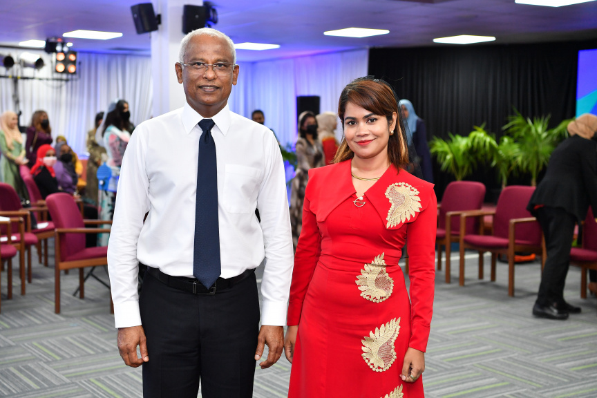 ބައިނަލްއަގުވާމީ އިންސާނީ ހައްގުތަކުގެ ދުވަހާއި އެޗްއާރުސީއެމްއަށް 18 އަހަރު ފުރުން ފާހަގަ ކުރުމަށް ބޭއްވި ރަސްމިއްޔާތުގެ ތެރެއިން -- ފޮޓޯ/ ރައީސް އޮފީސް