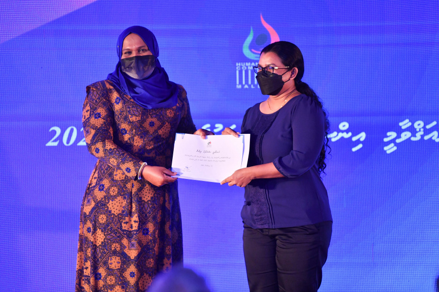 ބައިނަލްއަގުވާމީ އިންސާނީ ހައްގުތަކުގެ ދުވަހާއި އެޗްއާރުސީއެމްއަށް 18 އަހަރު ފުރުން ފާހަގަ ކުރުމަށް ބޭއްވި ރަސްމިއްޔާތުގެ ތެރެއިން -- ފޮޓޯ/ ރައީސް އޮފީސް