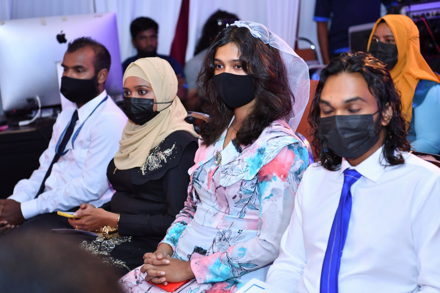 ބައިނަލްއަގުވާމީ އިންސާނީ ހައްގުތަކުގެ ދުވަހާއި އެޗްއާރުސީއެމްއަށް 18 އަހަރު ފުރުން ފާހަގަ ކުރުމަށް ބޭއްވި ރަސްމިއްޔާތުގެ ތެރެއިން -- ފޮޓޯ/ ރައީސް އޮފީސް