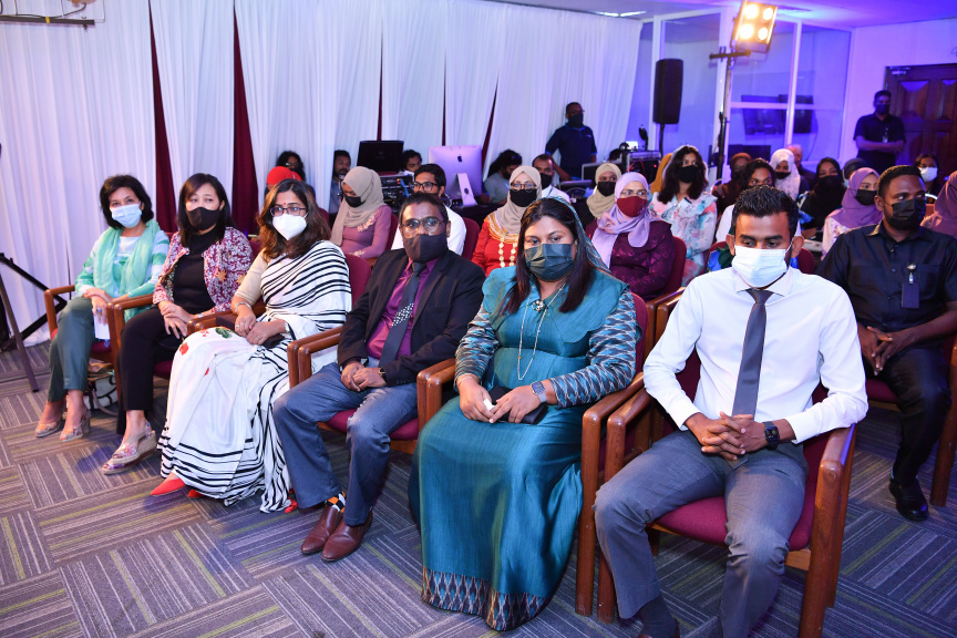 ބައިނަލްއަގުވާމީ އިންސާނީ ހައްގުތަކުގެ ދުވަހާއި އެޗްއާރުސީއެމްއަށް 18 އަހަރު ފުރުން ފާހަގަ ކުރުމަށް ބޭއްވި ރަސްމިއްޔާތުގެ ތެރެއިން -- ފޮޓޯ/ ރައީސް އޮފީސް
