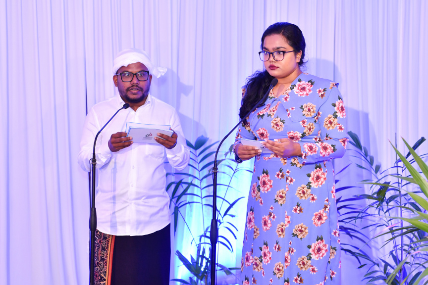 ބައިނަލްއަގުވާމީ އިންސާނީ ހައްގުތަކުގެ ދުވަހާއި އެޗްއާރުސީއެމްއަށް 18 އަހަރު ފުރުން ފާހަގަ ކުރުމަށް ބޭއްވި ރަސްމިއްޔާތުގެ ތެރެއިން -- ފޮޓޯ/ ރައީސް އޮފީސް