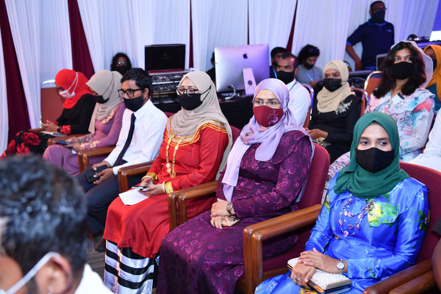 ބައިނަލްއަގުވާމީ އިންސާނީ ހައްގުތަކުގެ ދުވަހާއި އެޗްއާރުސީއެމްއަށް 18 އަހަރު ފުރުން ފާހަގަ ކުރުމަށް ބޭއްވި ރަސްމިއްޔާތުގެ ތެރެއިން -- ފޮޓޯ/ ރައީސް އޮފީސް